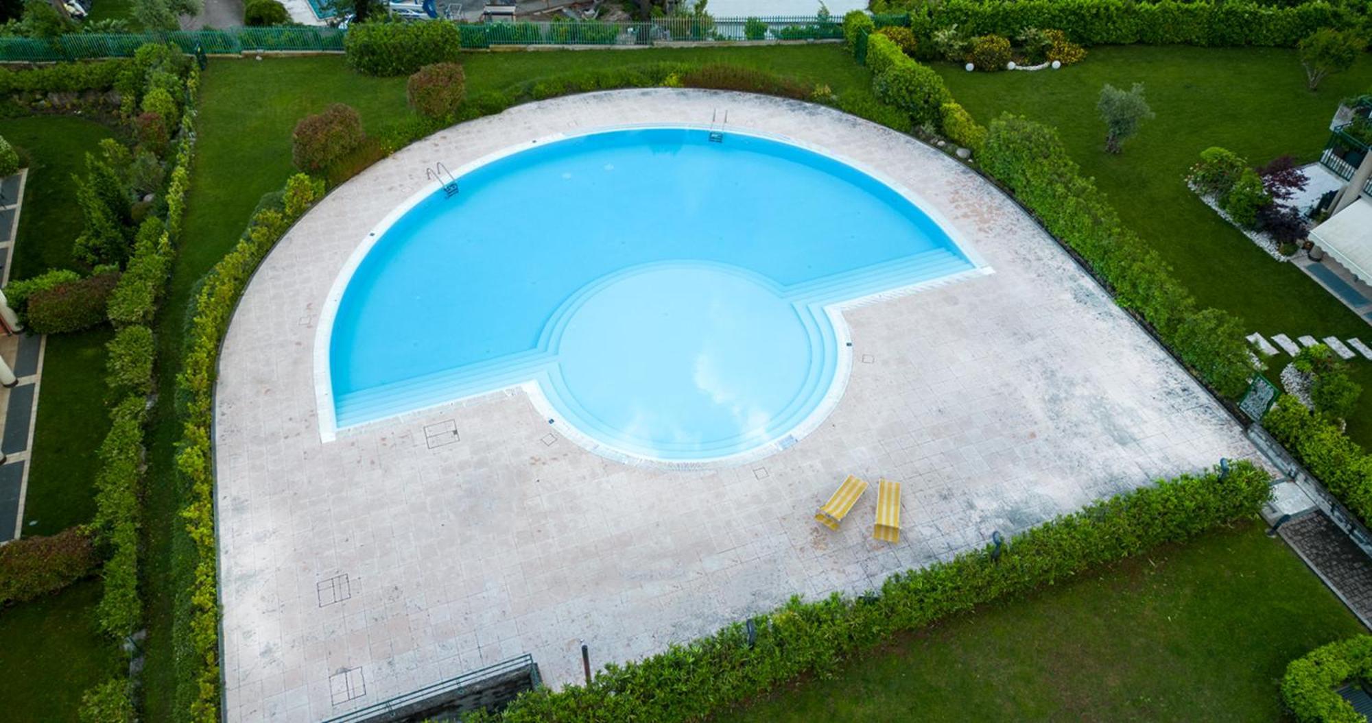 דסנזאנו דל גארדה Oleandro Apartment - Featuring A Private Garden And Access To 5 Pools מראה חיצוני תמונה
